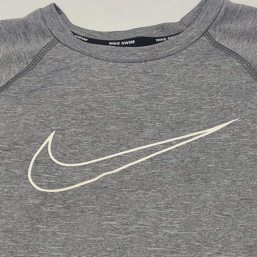 Nike gray dri